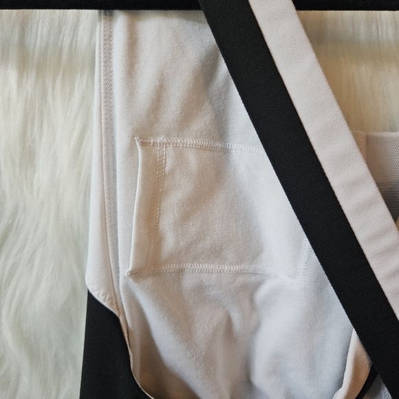 Lululemon Athletica Chic B&W Athleisure Dress W/ Pocket - Picture 5 of 6